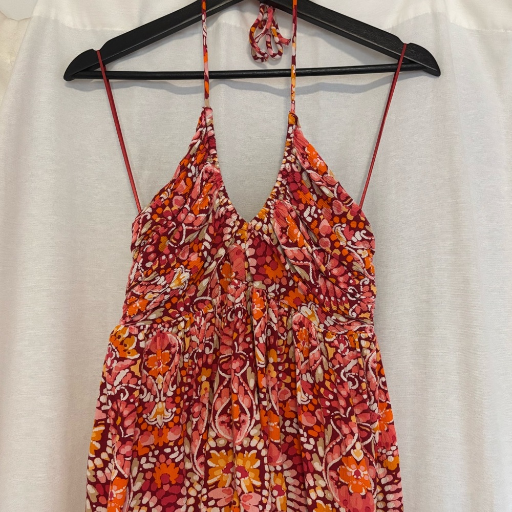 Old Navy Crinkled Floral Halter Top - M